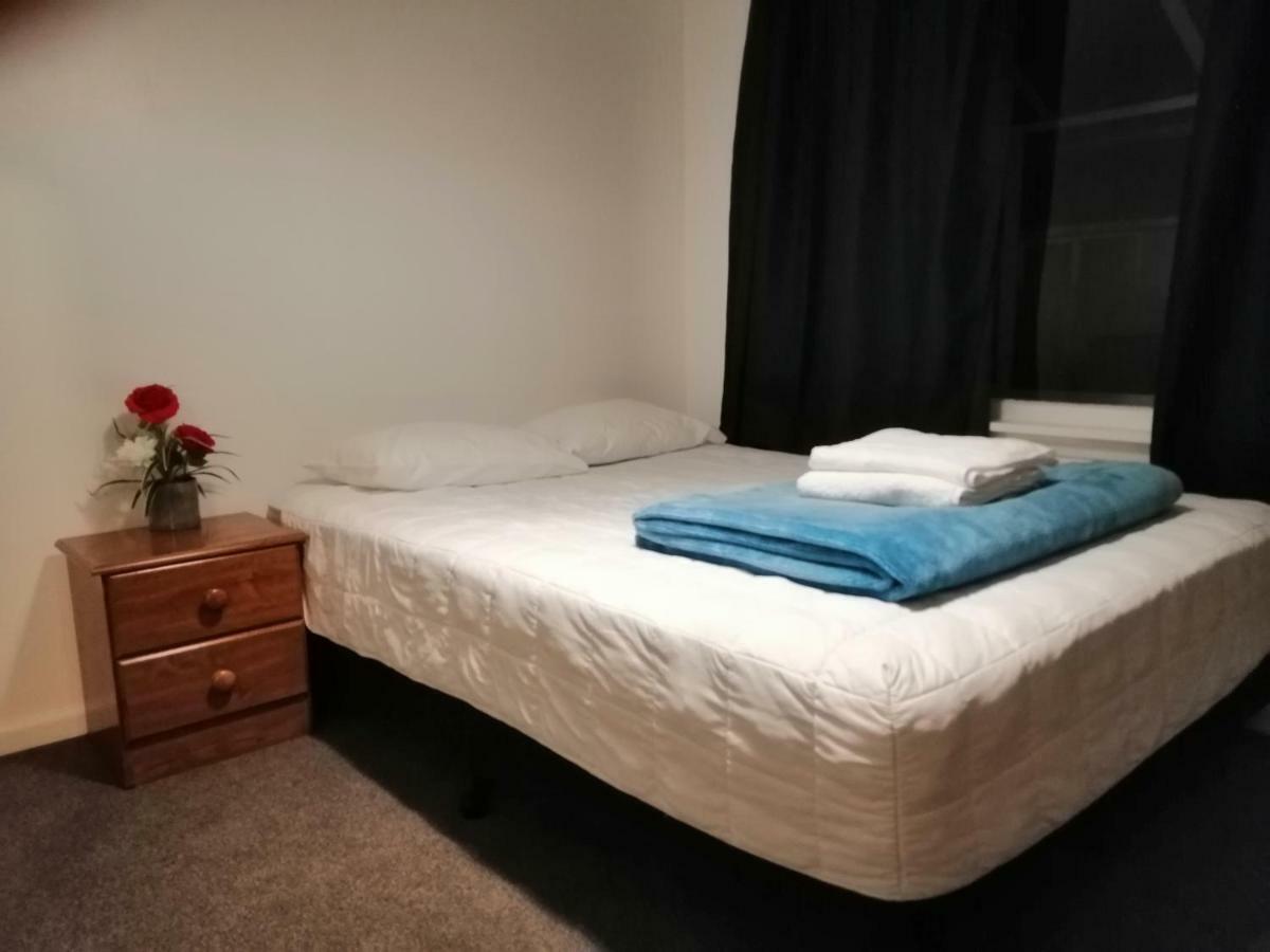 Homestay Double Room, Near The City Center Christchurch Eksteriør billede
