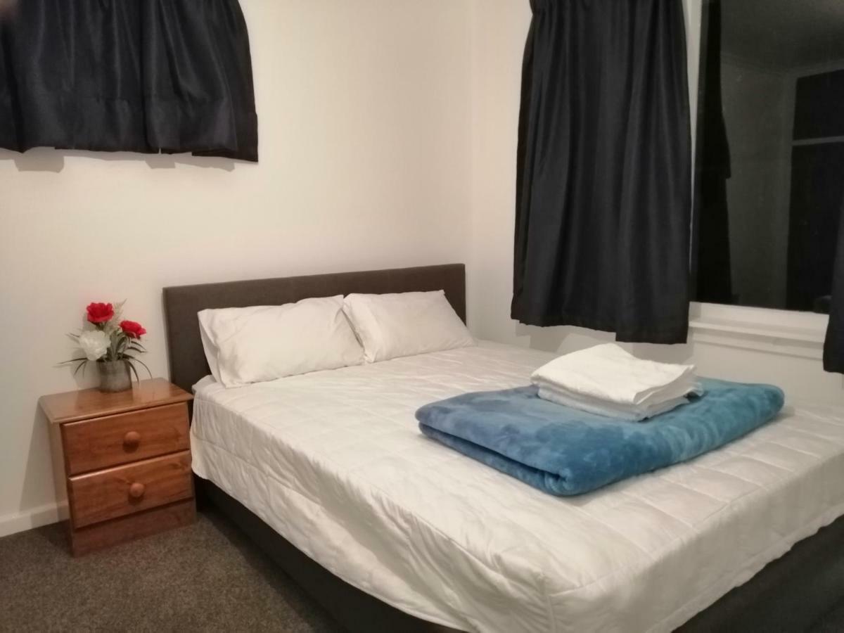 Homestay Double Room, Near The City Center Christchurch Eksteriør billede
